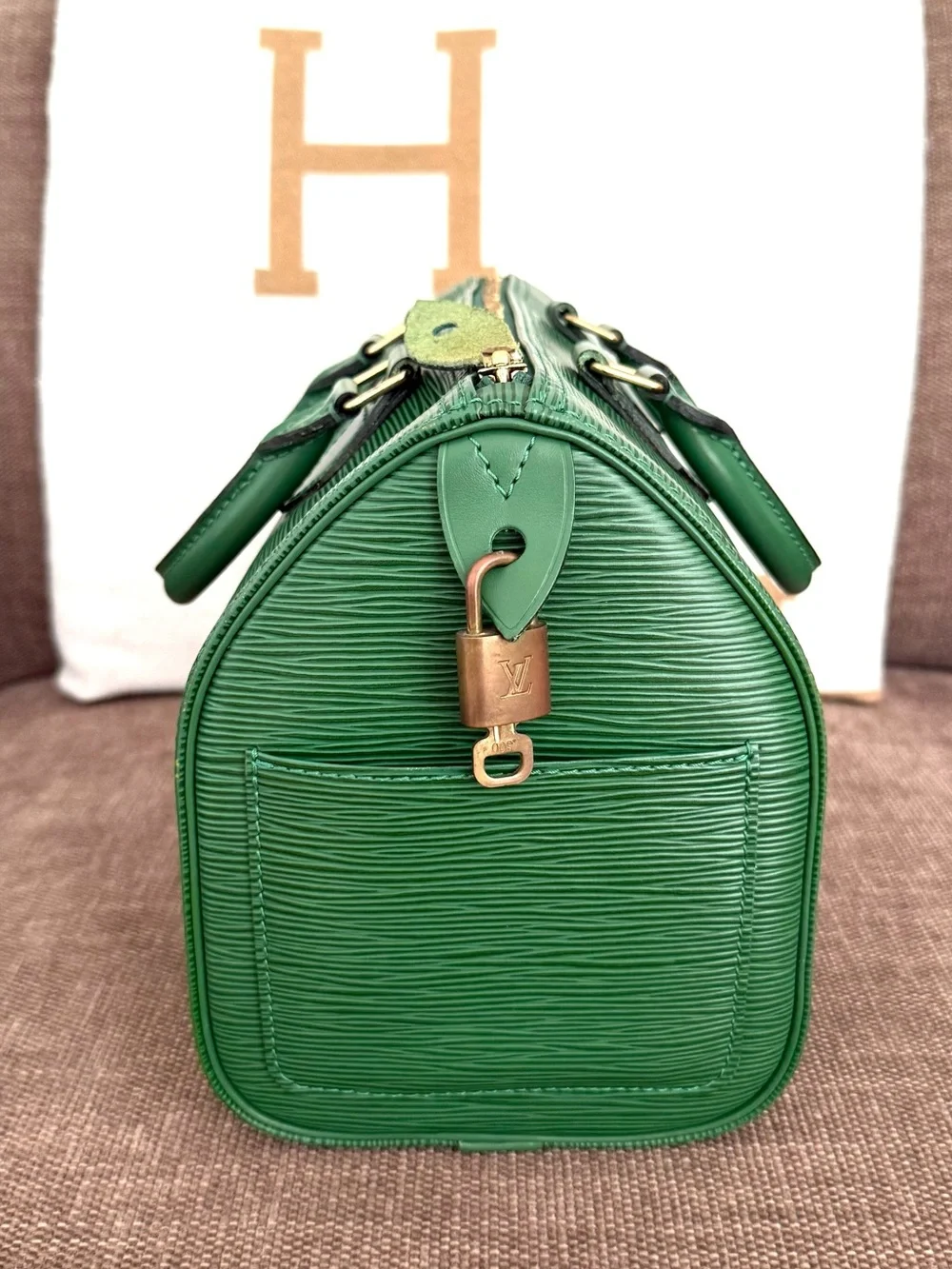 Authentic Louis Vuitton Speedy 25 green epi leather satchel bag  M43014 LV